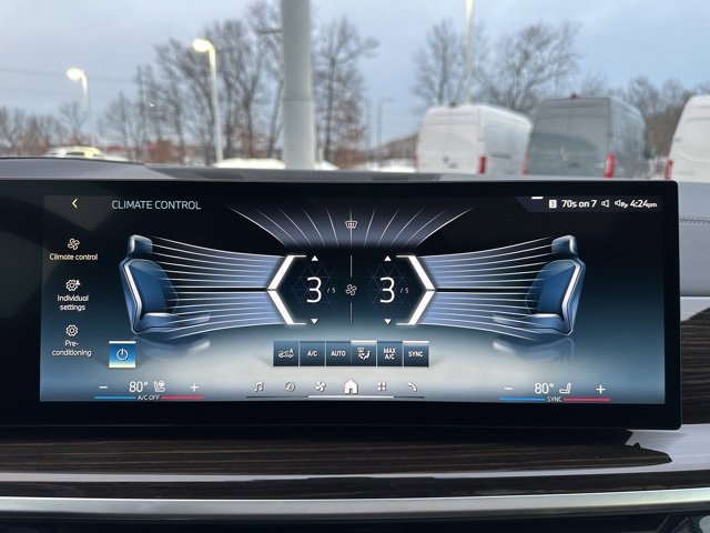 Used 2024 BMW X5 xDrive40i w/ M Sport Package image 24