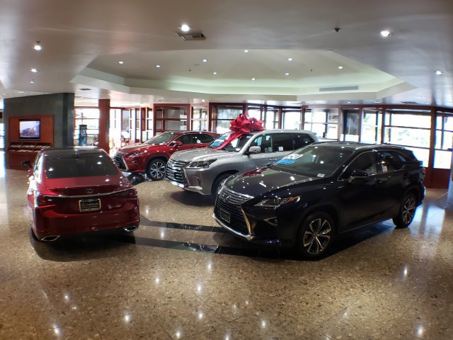 Used 2019 Lexus ES 300h w/ Luxury Package image 39