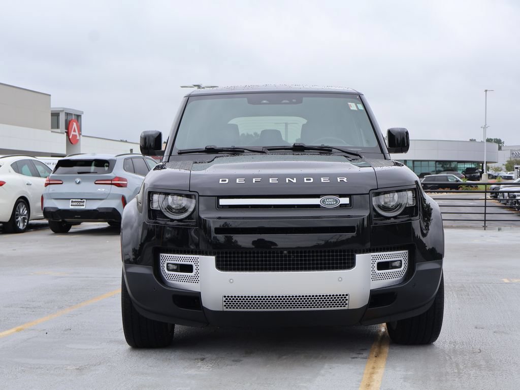 Used 2024 Land Rover Defender 110 SE AWD/4WD image 2