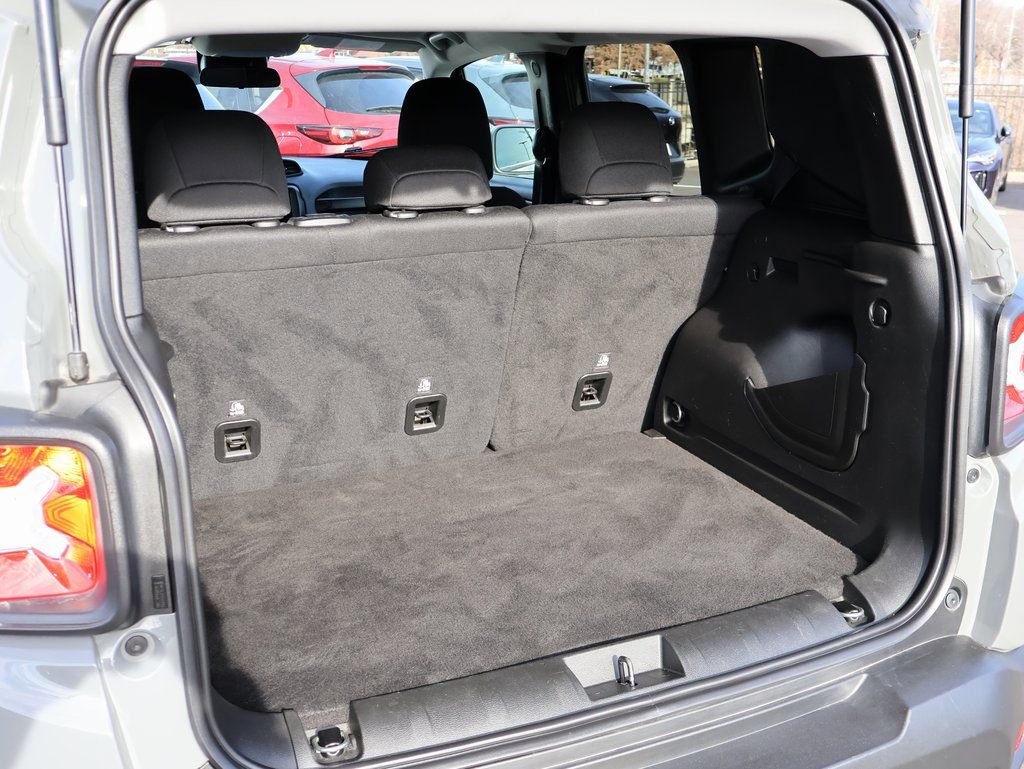 Used 2022 Jeep Renegade Latitude image 15