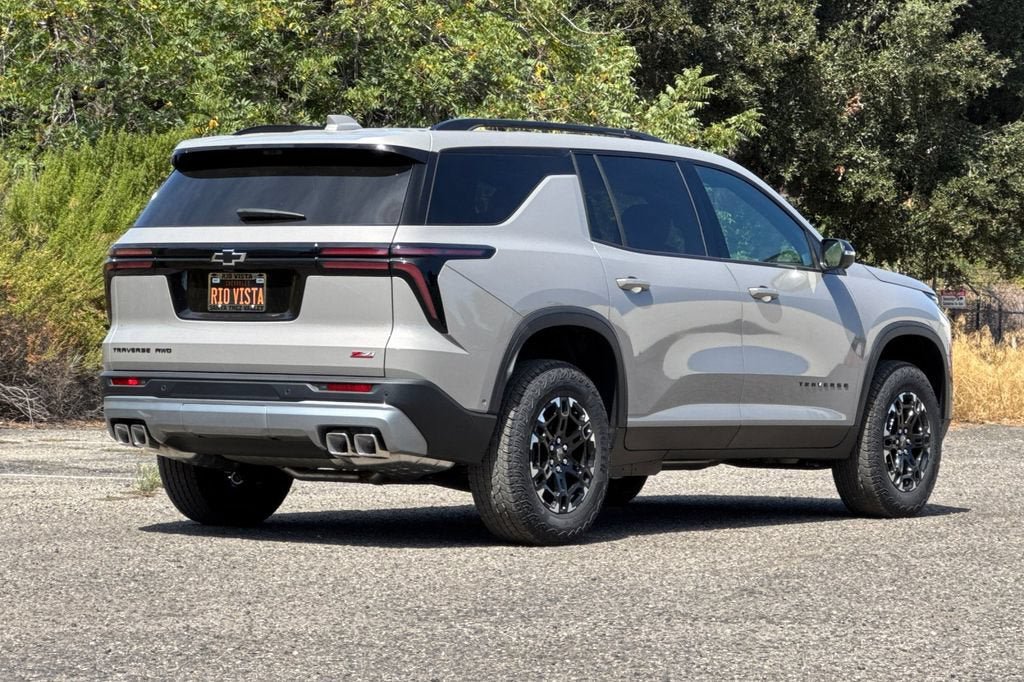 New 2027 Chevrolet Traverse Z71 w/ Enhanced Driving Package AWD/4WD image 4
