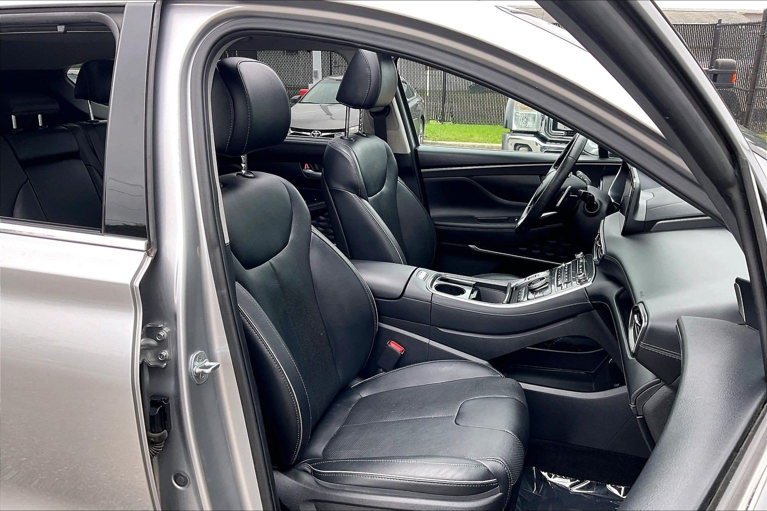 Used 2022 Hyundai Santa Fe Limited AWD/4WD image 9