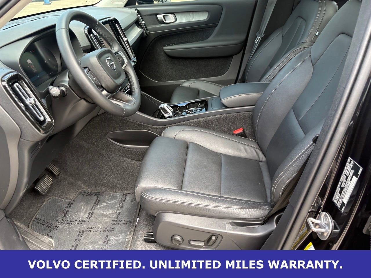 Certified 2025 Volvo XC40 B5 Plus AWD/4WD image 25