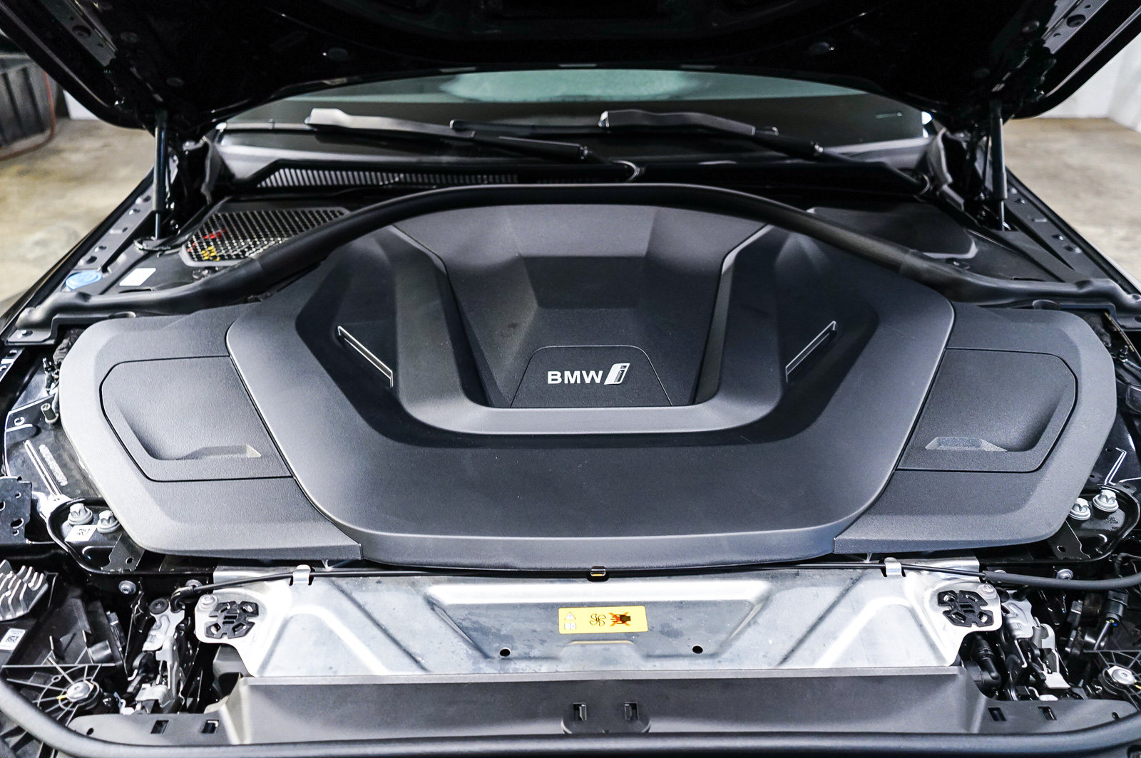 Used 2023 BMW i4 eDrive40 w/ M Sport Package RWD image 28