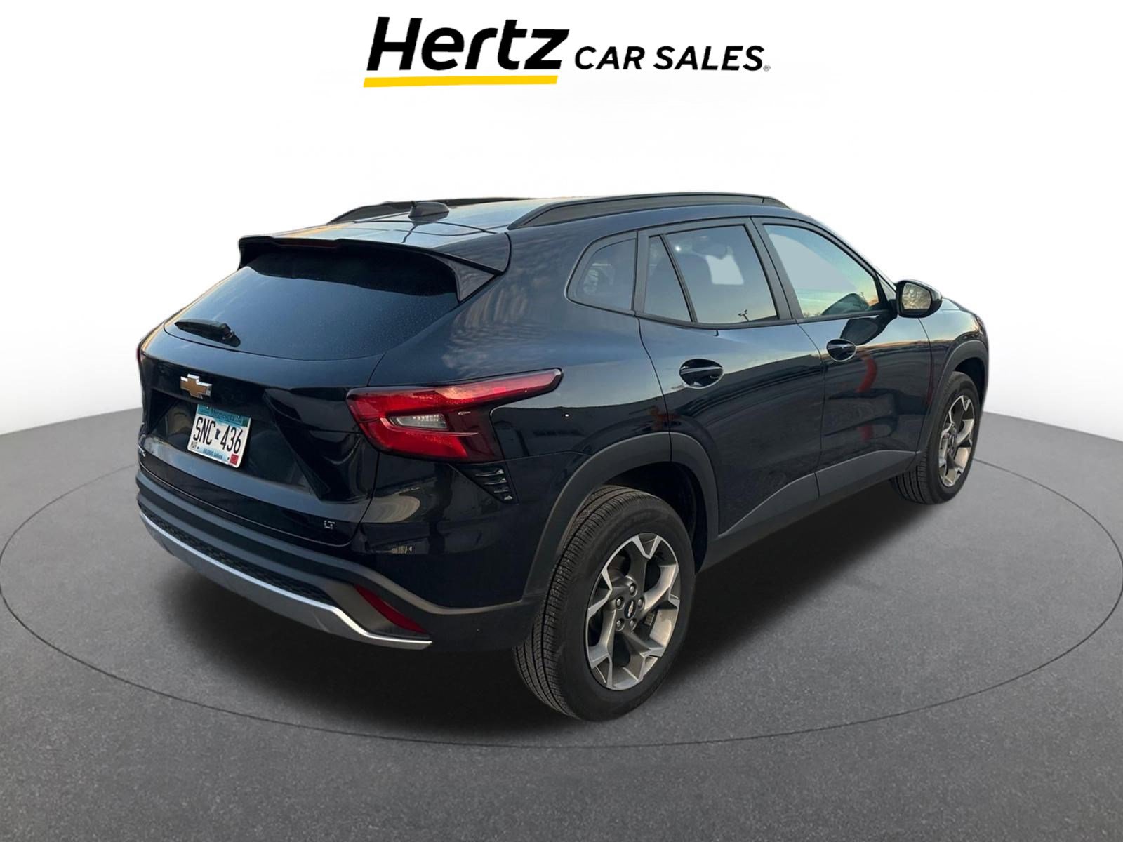 Used 2025 Chevrolet Trax LT w/ LT Convenience Package image 4