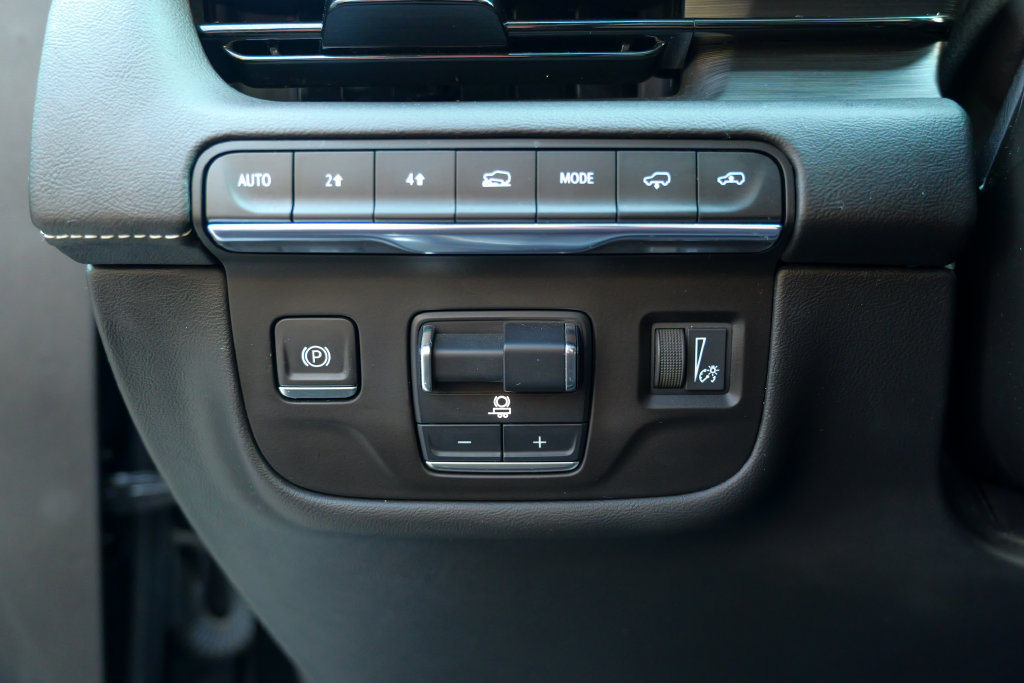 Used 2021 Cadillac Escalade ESV Premium Luxury w/ Driver Assist Tech Package AWD/4WD image 47