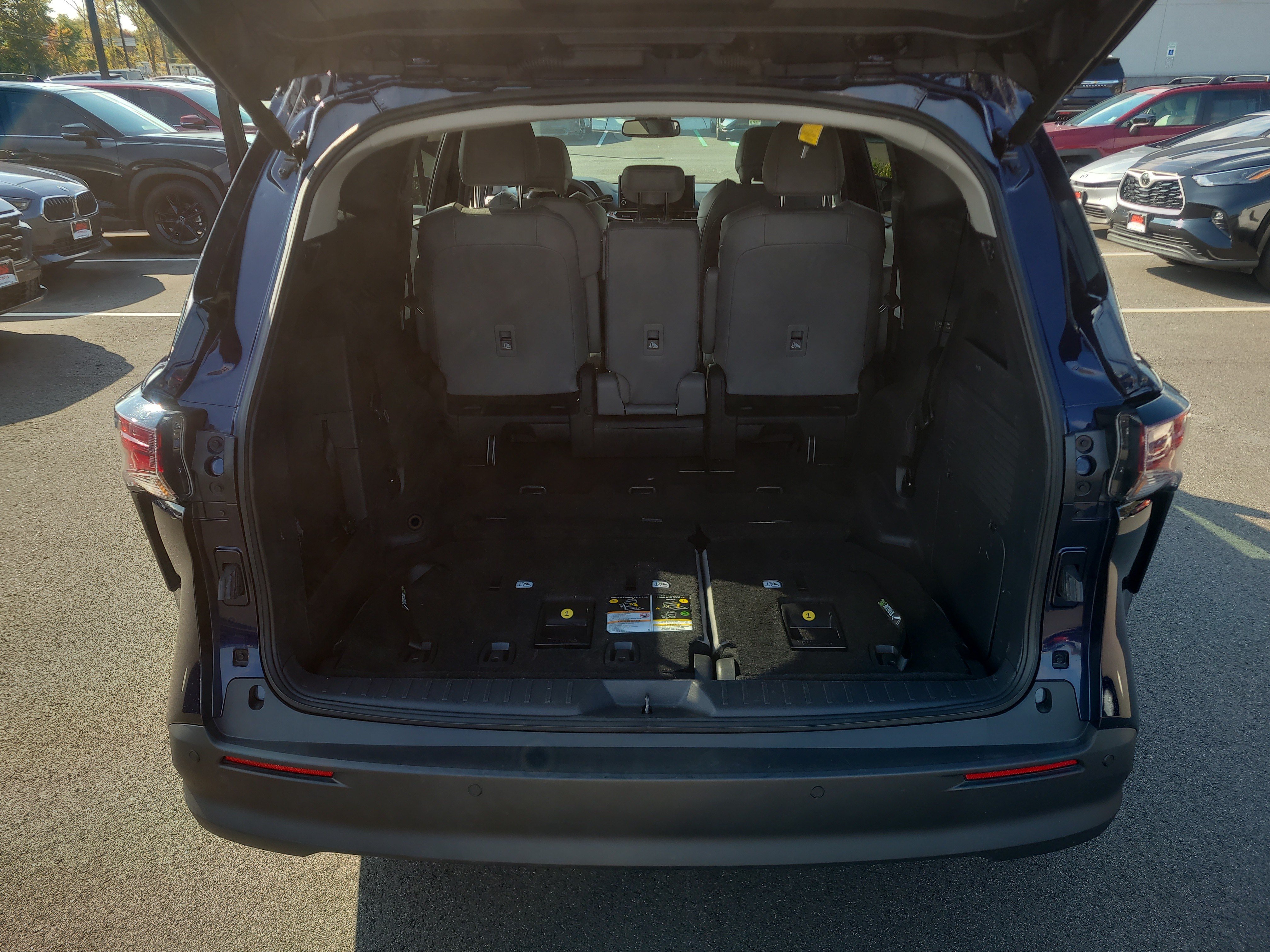 Certified 2026 Toyota Sienna XLE FWD image 31