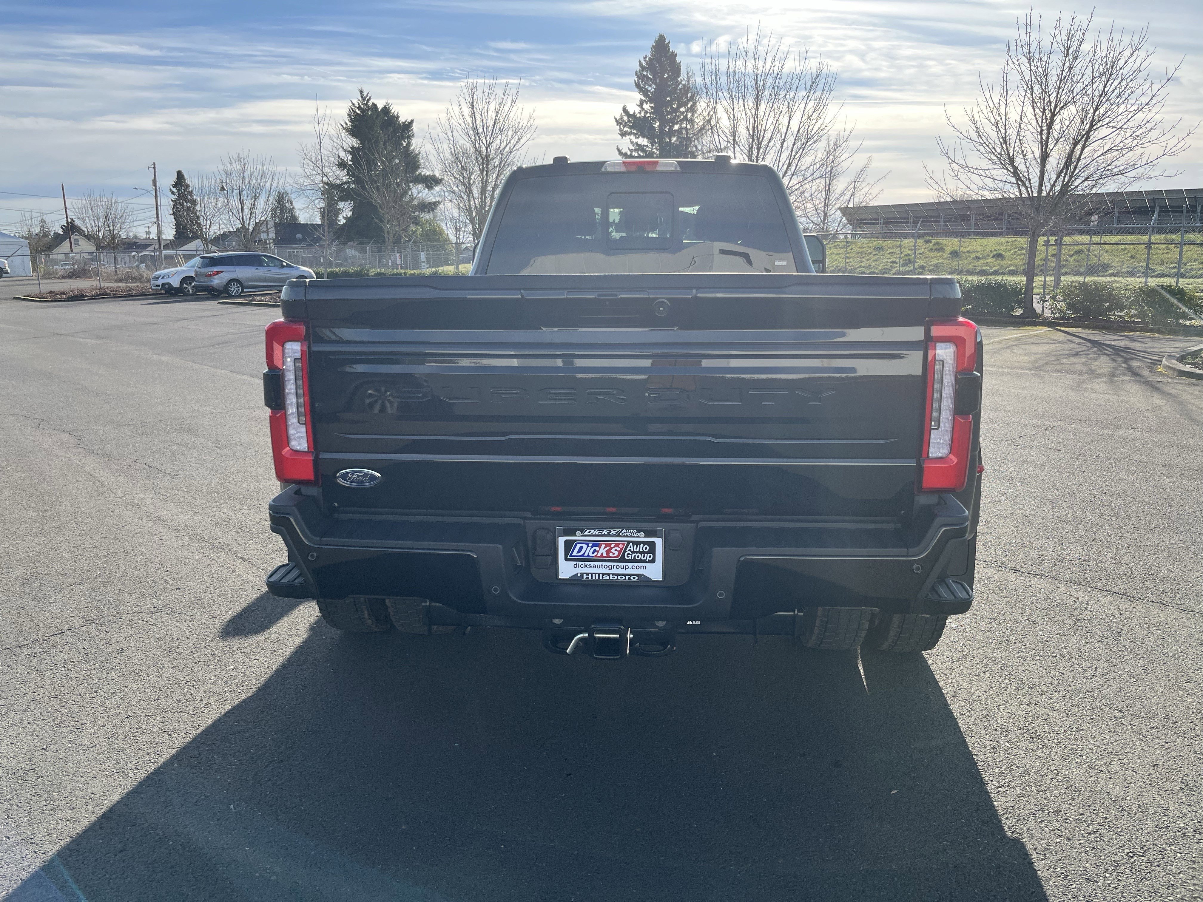 Used 2025 Ford F450 Platinum w/ FX4 Off-Road Package image 4