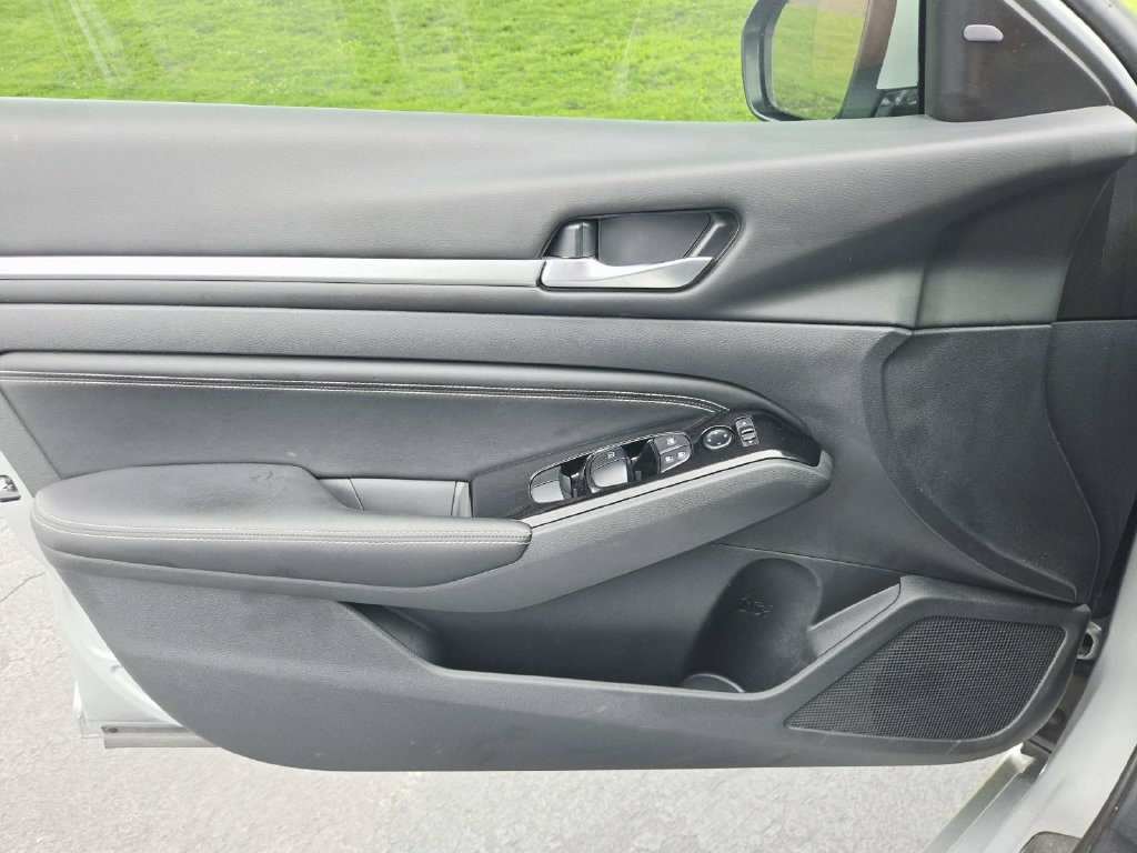 Used 2023 Nissan Altima 2.5 SL FWD image 34