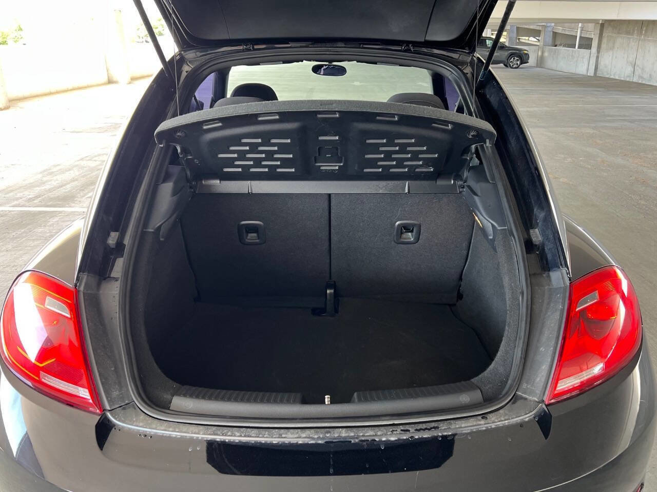 Used 2014 Volkswagen Beetle R-Line FWD image 19