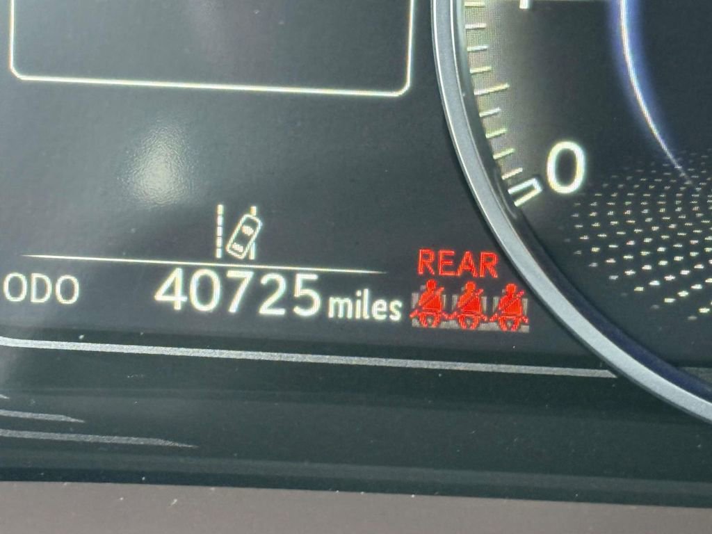 Used 2019 Lexus ES 350 Ultra Luxury w/ Accessory Package 2 image 30