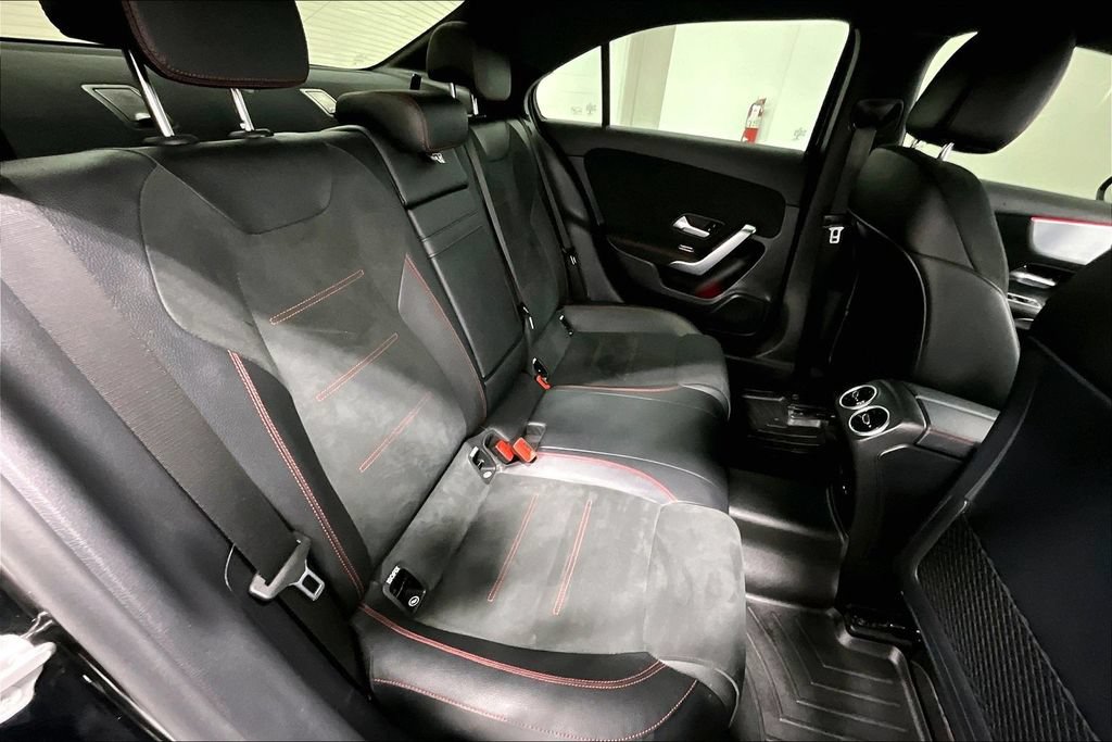 Used 2021 Mercedes-Benz A 35 AMG 4MATIC image 32