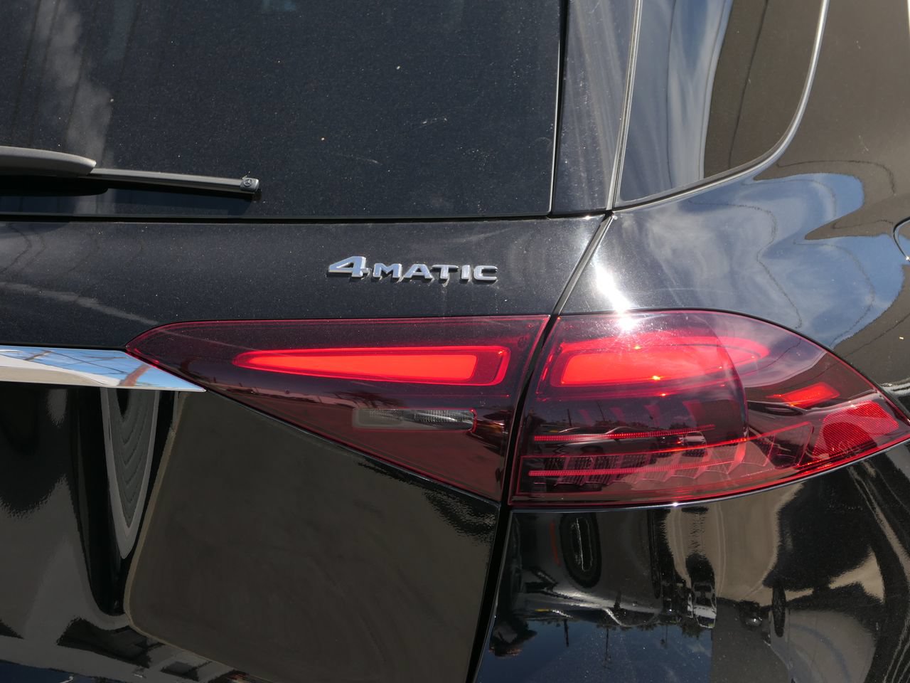 Used 2025 Mercedes-Benz GLE 450 4MATIC image 4