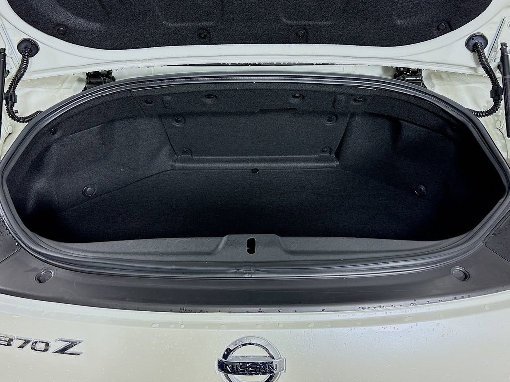 Used 2010 Nissan 370Z Touring w/ Sport Pkg image 27