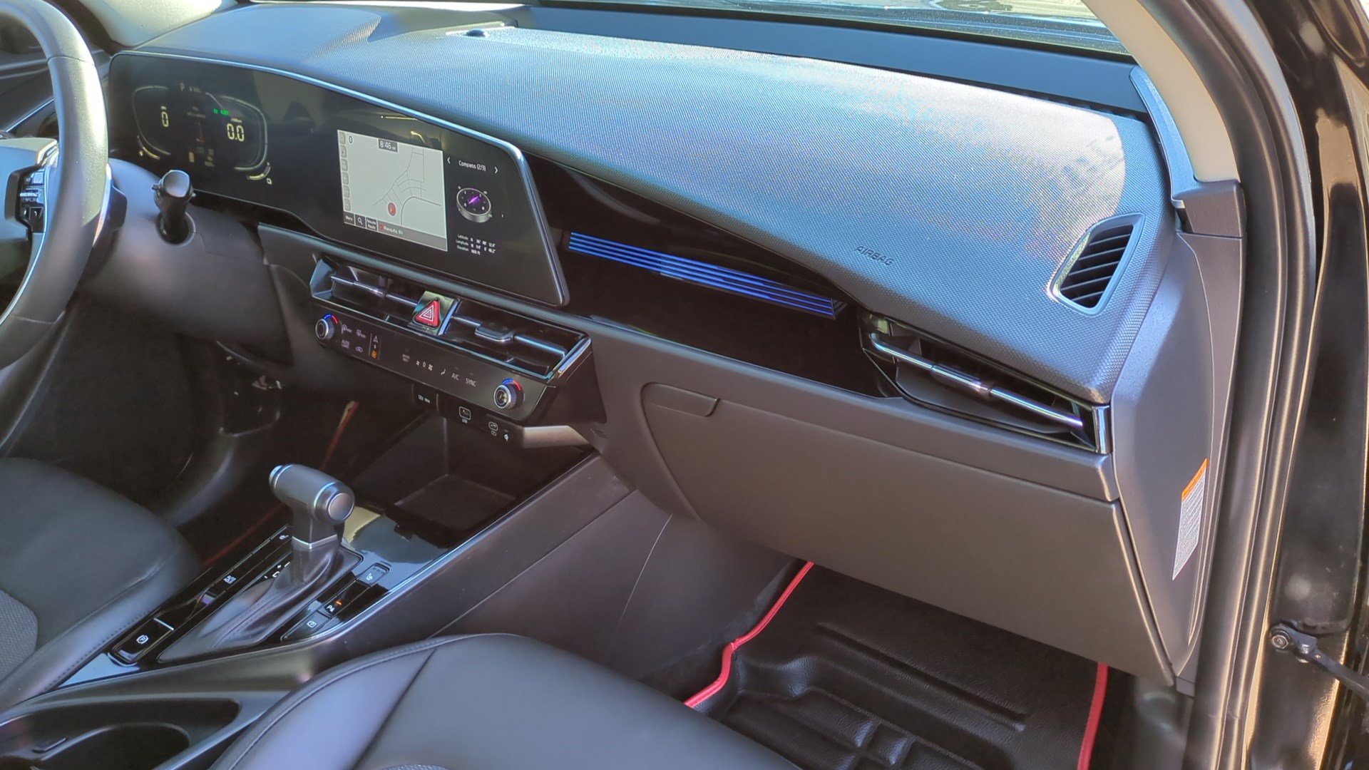 Used 2024 Kia Niro EX Touring image 31