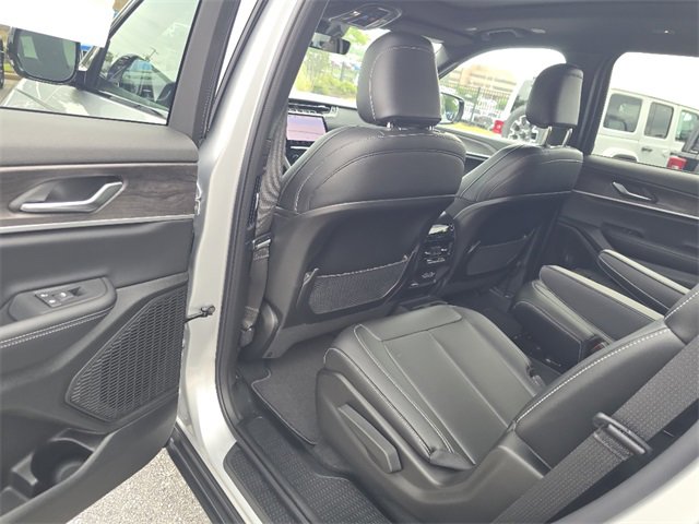 New 2025 Jeep Grand Cherokee L Limited w/ Black Appearance Package image 5