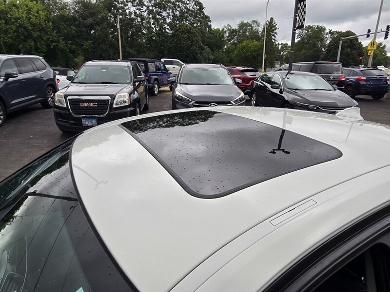 Used 2018 BMW 320i xDrive Sedan AWD/4WD image 10