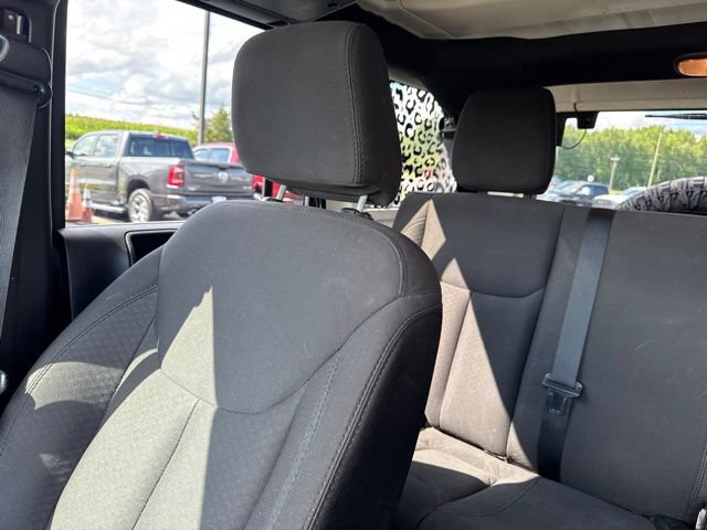 Used 2015 Jeep Wrangler Unlimited Sport w/ Quick Order Package 24S AWD/4WD image 34