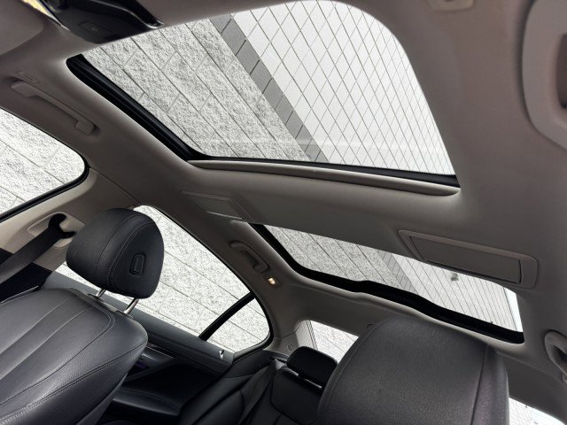 Used 2018 BMW 740i xDrive image 28