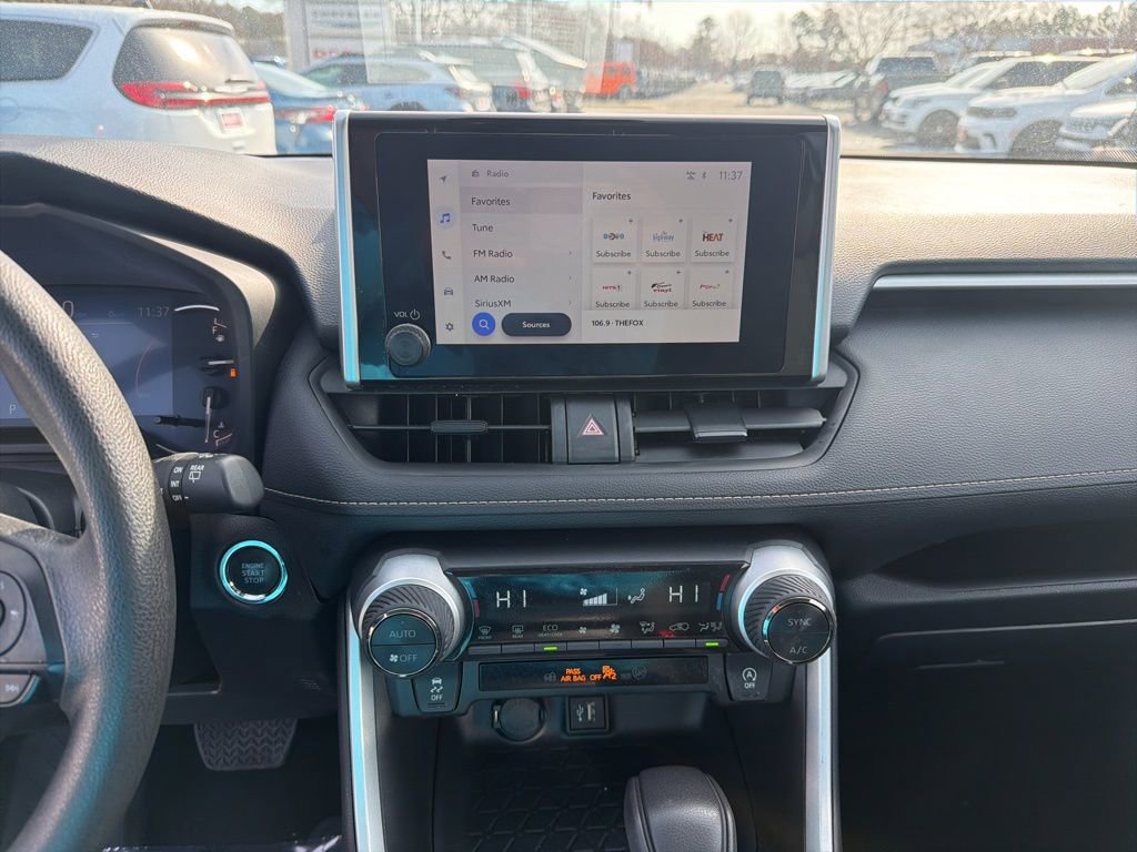 Used 2025 Toyota RAV4 XLE image 17