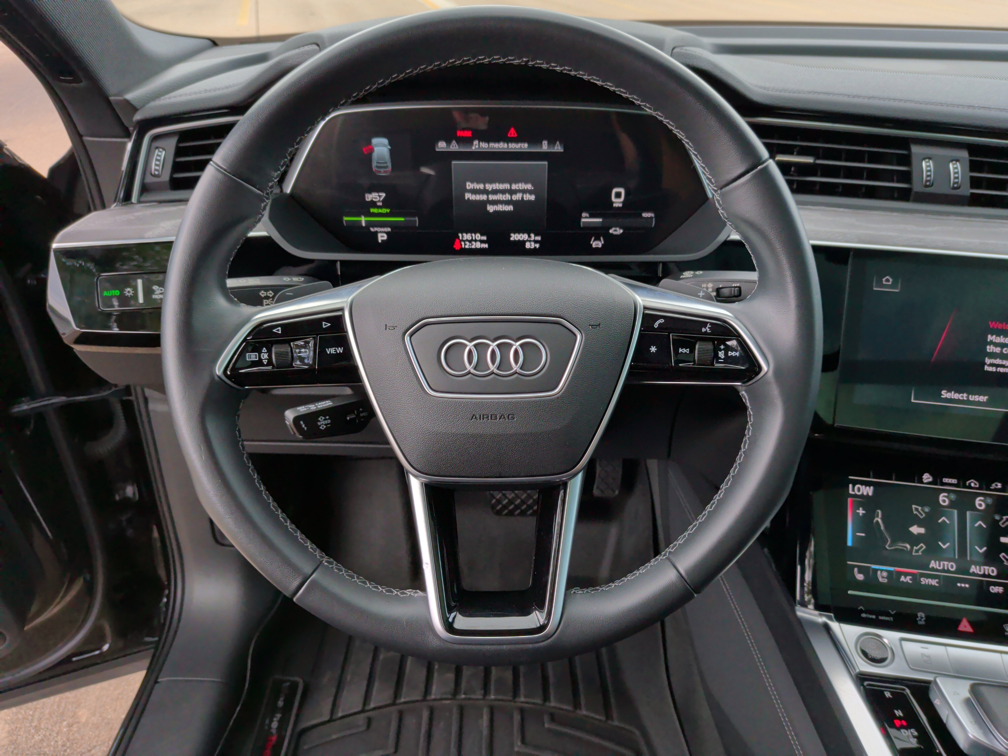 Used 2023 Audi e-tron Premium Plus image 17