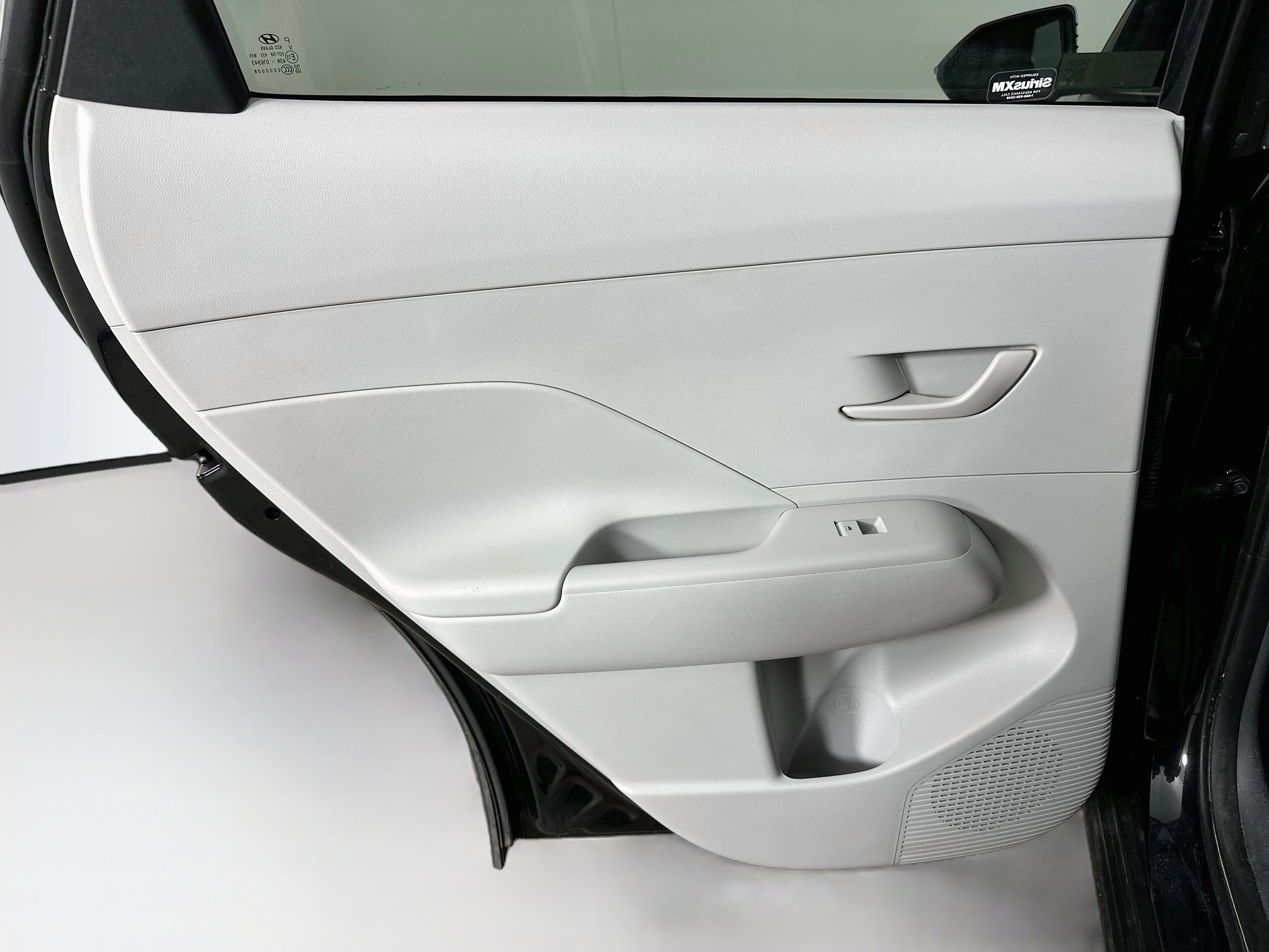Used 2025 Hyundai Kona SEL FWD image 25