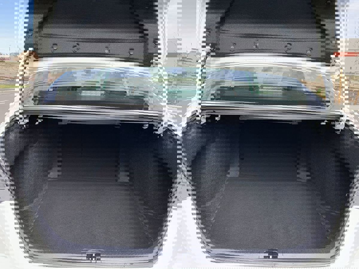 Used 2025 Toyota Camry SE image 12