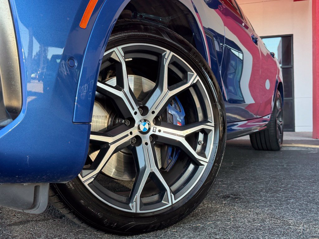 Used 2020 BMW X6 M50i w/ Premium Package AWD/4WD image 2