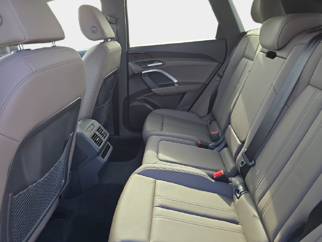 Certified 2025 Audi Q5 Premium w/ Convenience Package AWD/4WD image 18