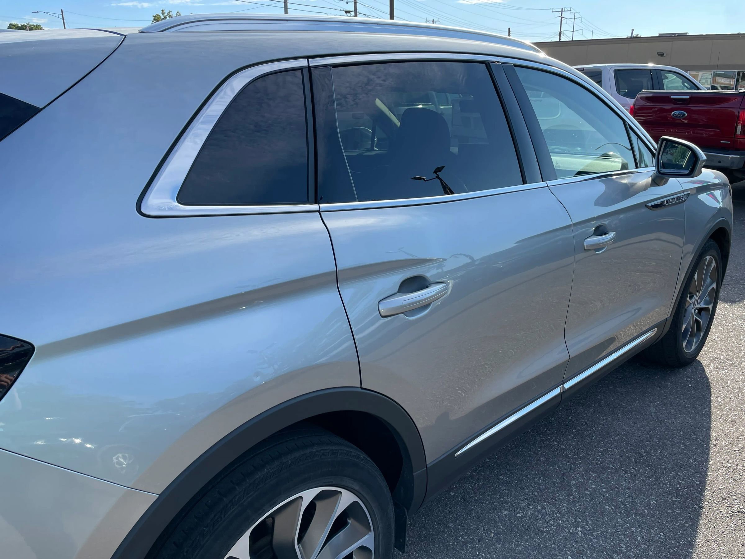 Used 2022 Lincoln Nautilus Reserve w/ Equipment Group 201A image 10