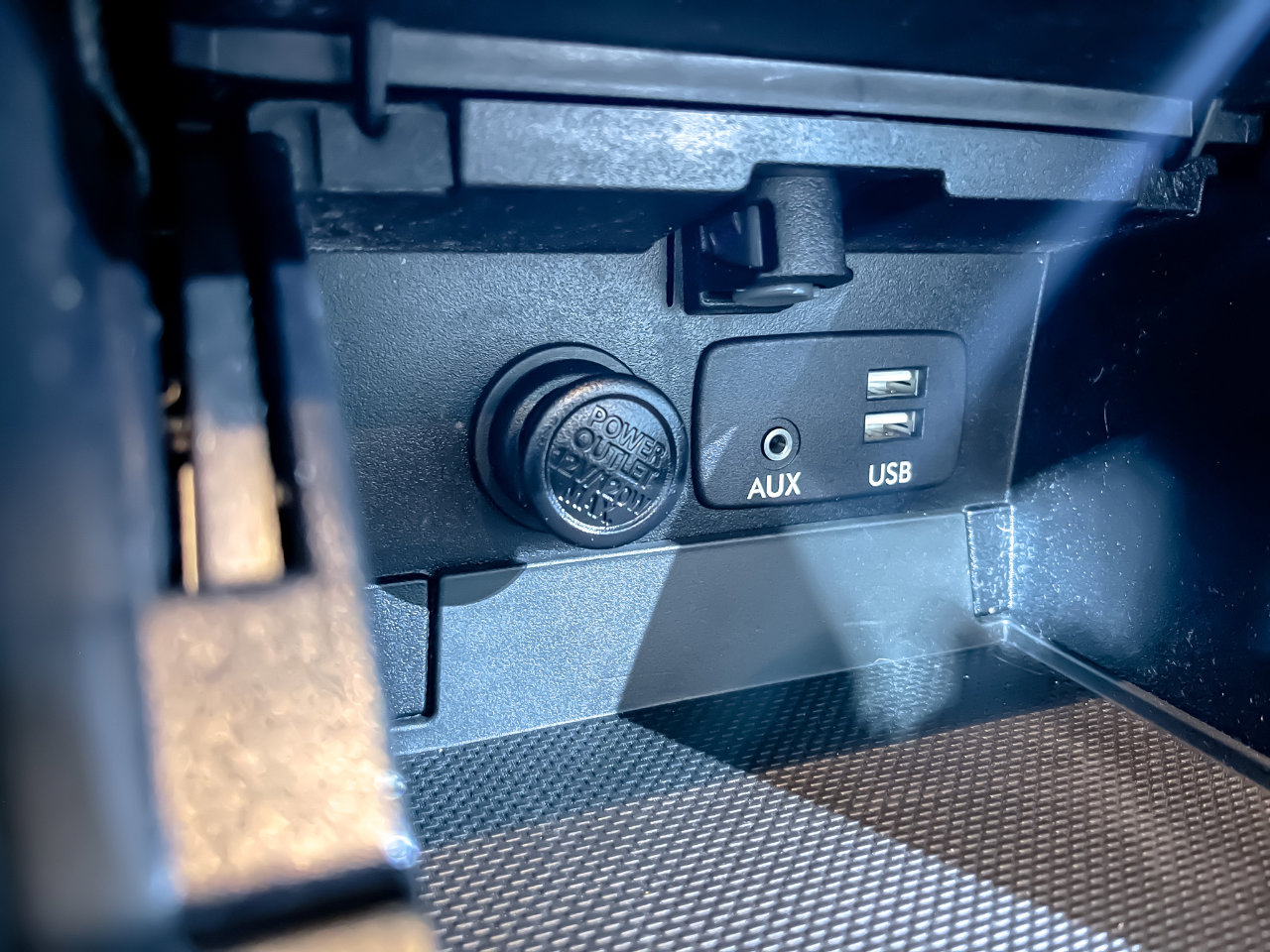 Used 2015 Subaru Legacy 2.5i Limited image 29