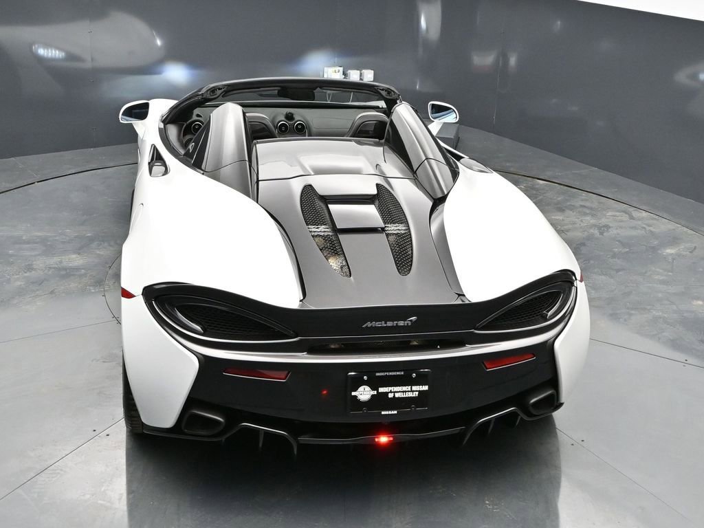 Used 2019 McLaren 570S Spider image 42