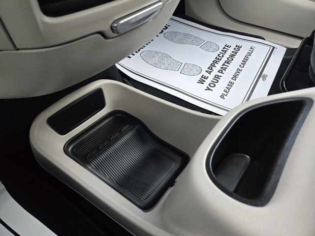 Used 2022 Chrysler Pacifica Touring-L image 12