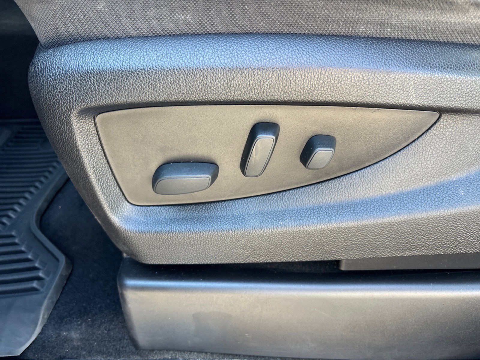 Used 2017 Chevrolet Silverado 1500 LT w/ Midnight Edition image 16