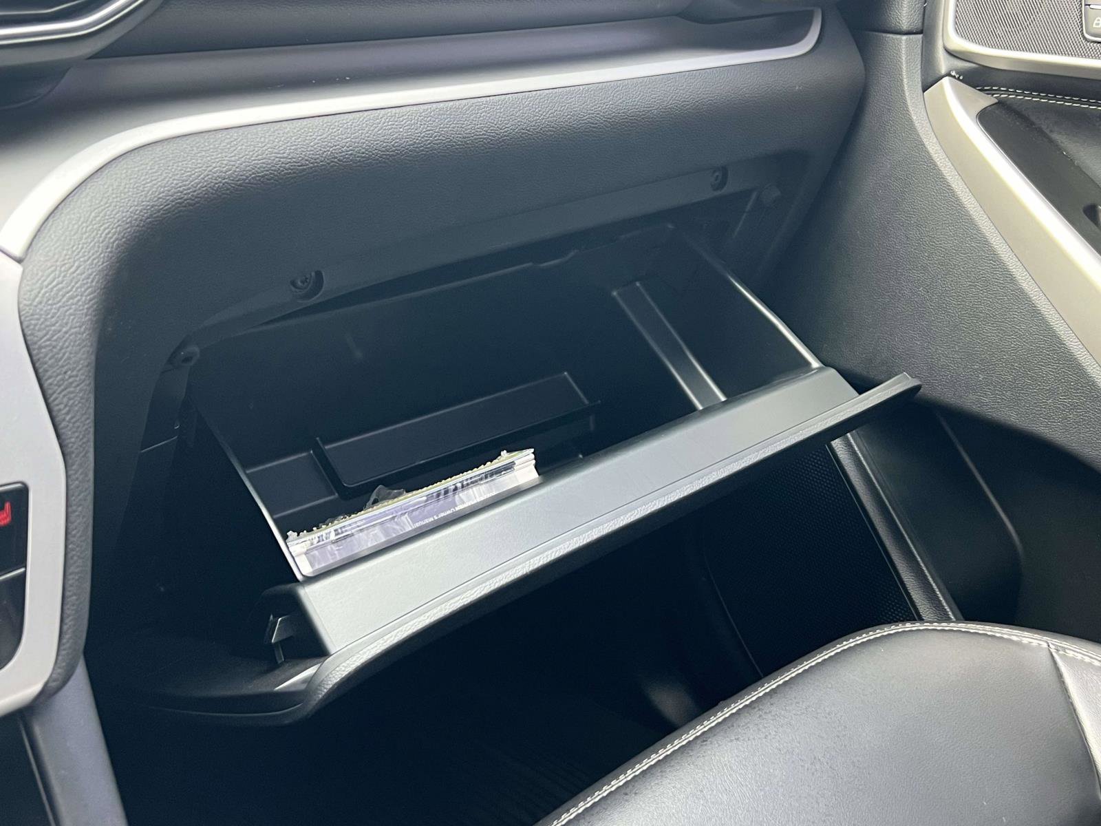 Used 2022 Ford Explorer XLT w/ Equipment Group 202A image 34