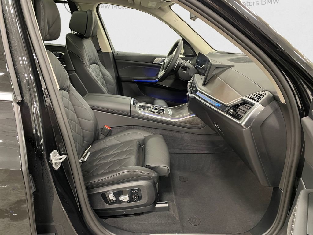 New 2026 BMW X7 xDrive40i AWD/4WD image 15