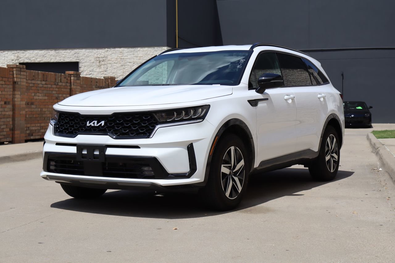 Used 2023 Kia Sorento EX FWD image 2