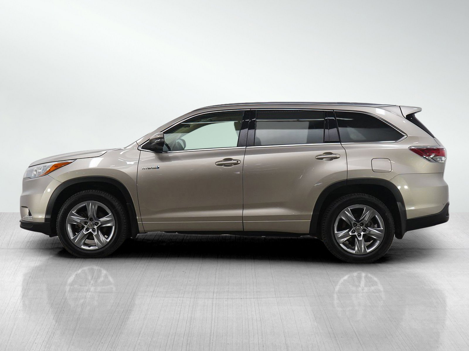 Used 2015 Toyota Highlander Limited Platinum image 2