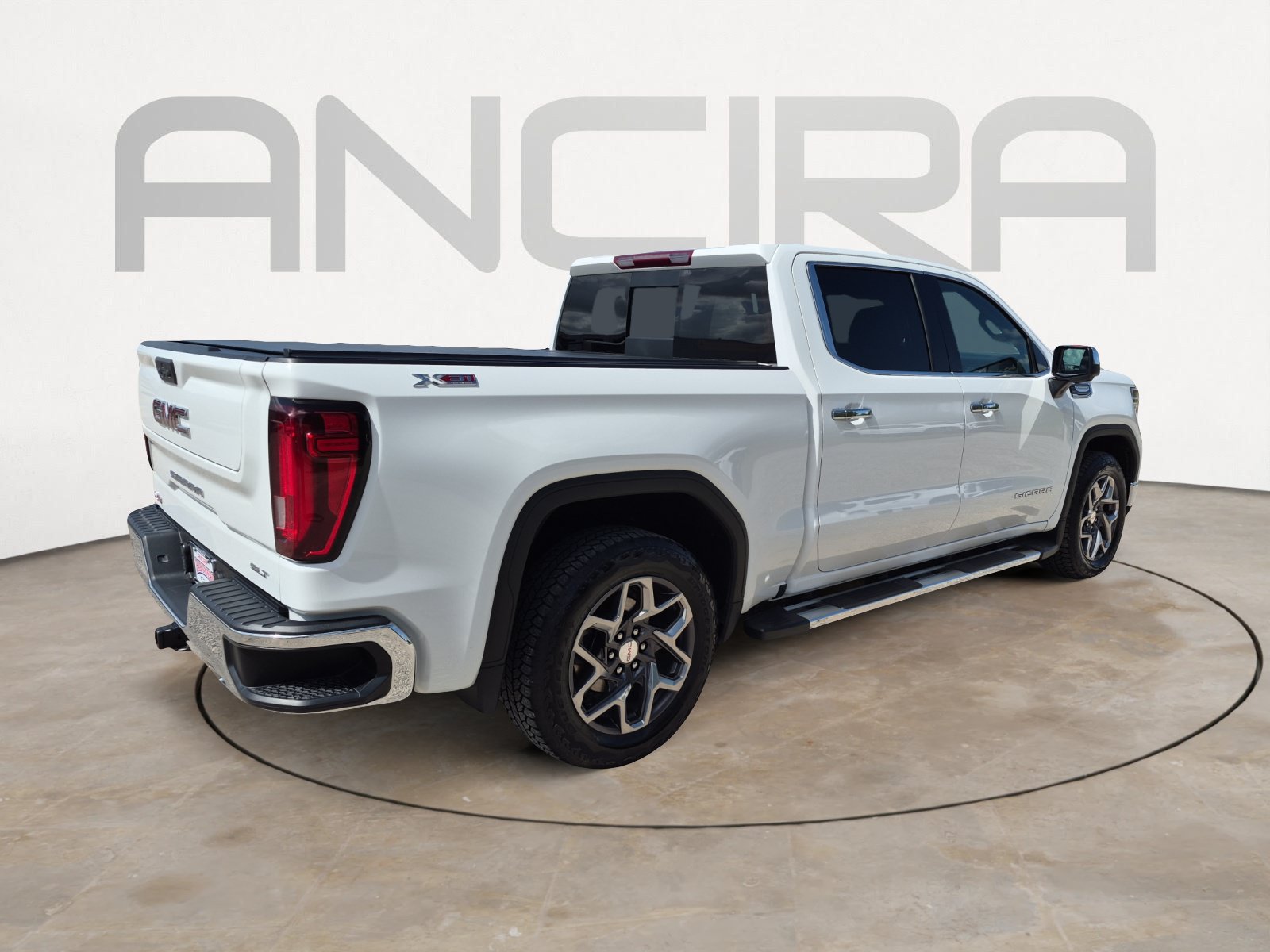 Used 2023 GMC Sierra 1500 SLT AWD/4WD image 10
