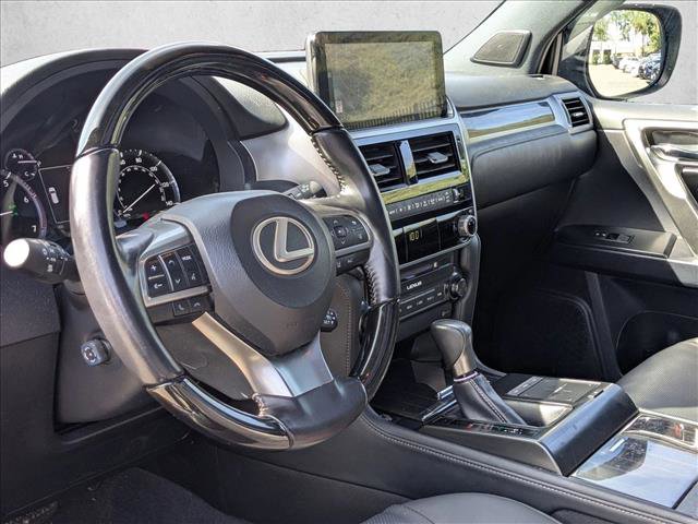 Used 2023 Lexus GX 460 Premium w/ Premium Package image 9