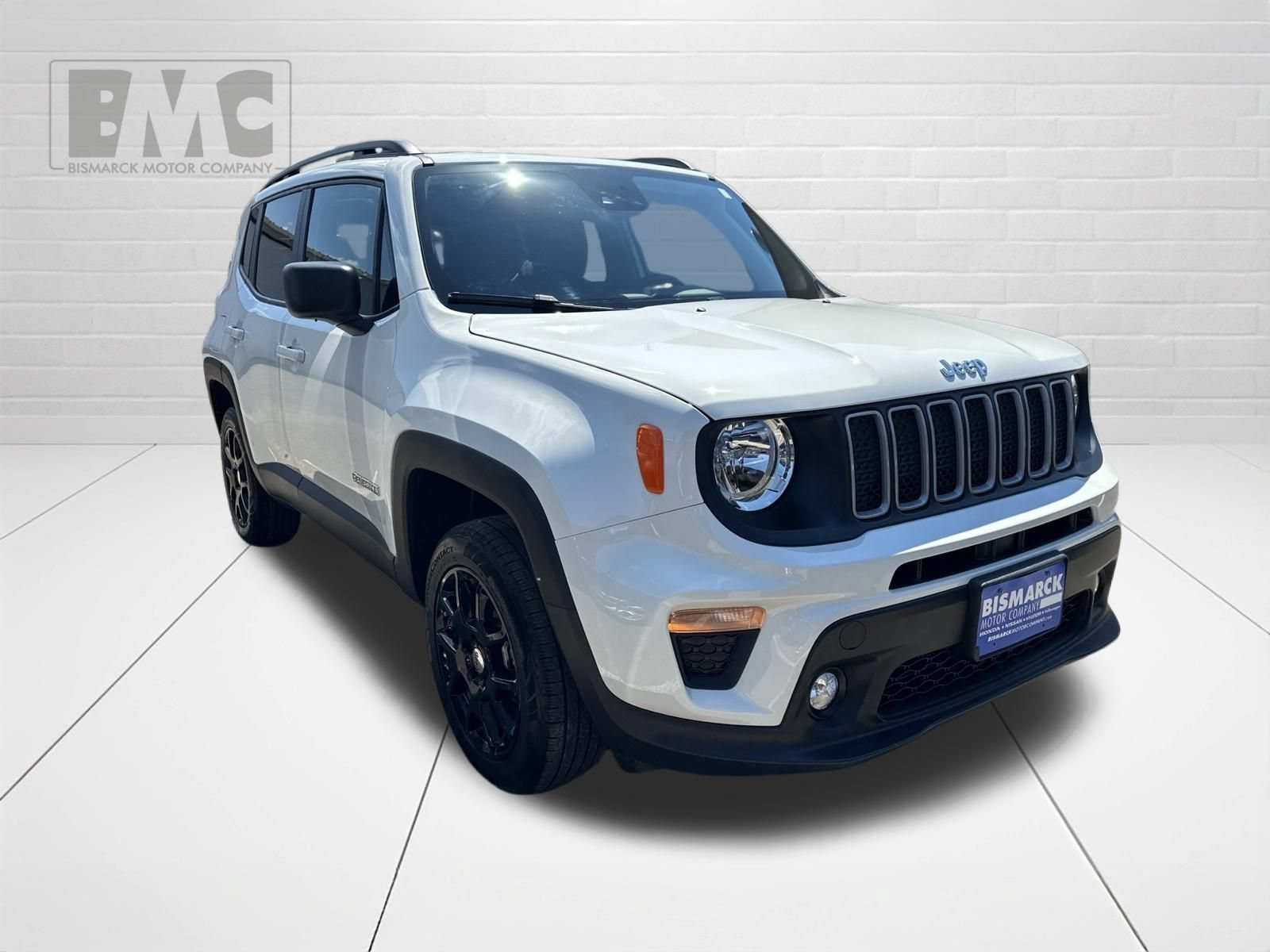 Used 2023 Jeep Renegade Latitude w/ Premium Group AWD/4WD image 2