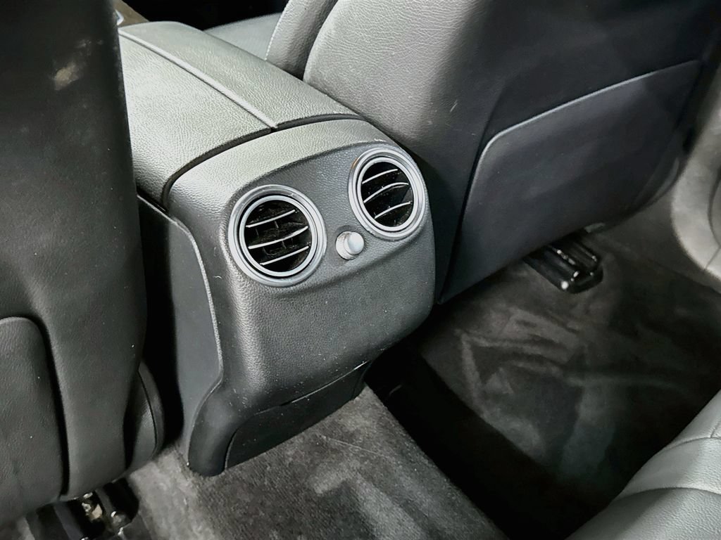 Used 2019 Mercedes-Benz GLC 350e 4MATIC image 30