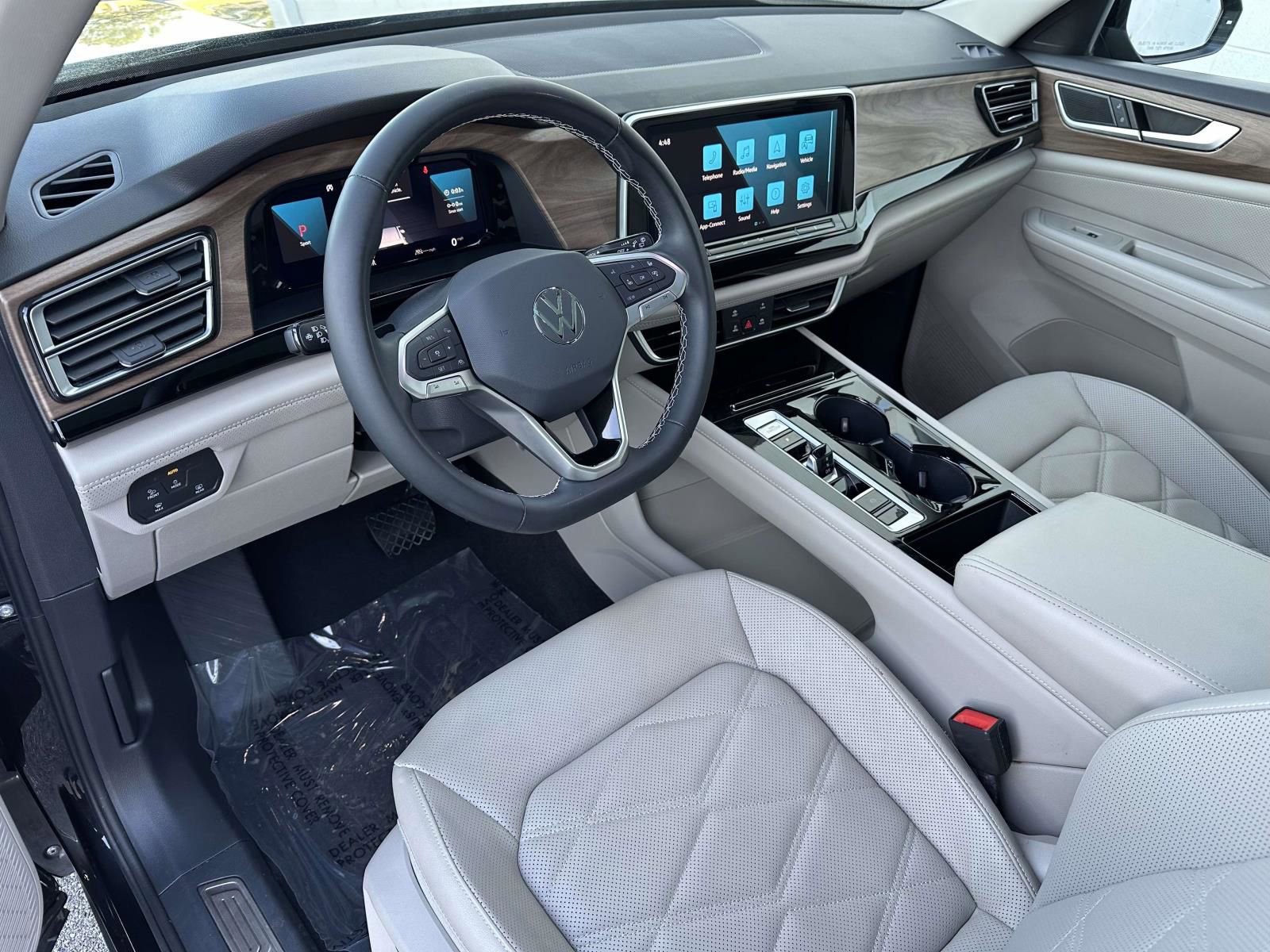 Used 2024 Volkswagen Atlas SE image 10