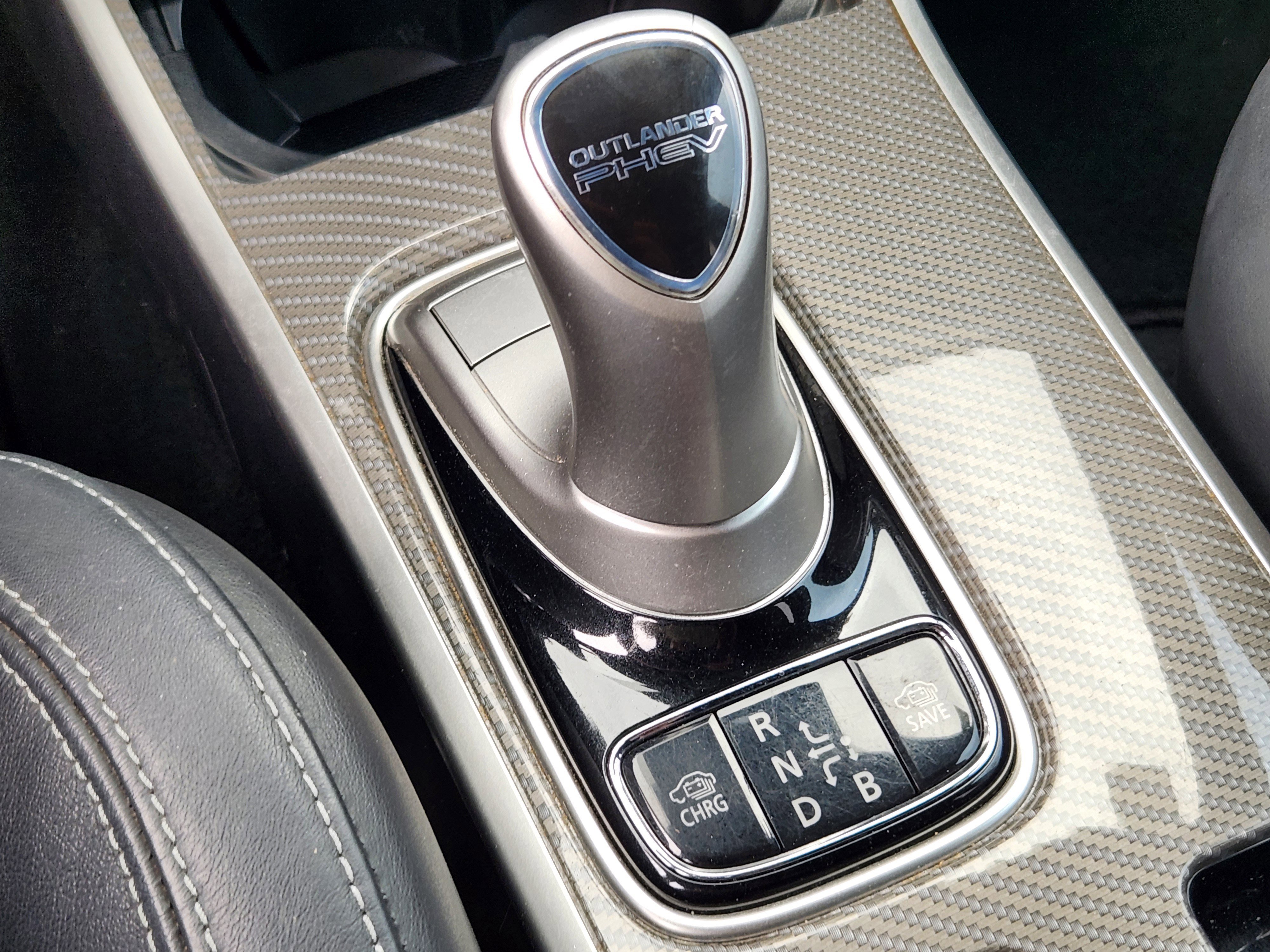 Used 2019 Mitsubishi Outlander 4WD Plug-In Hybrid image 29