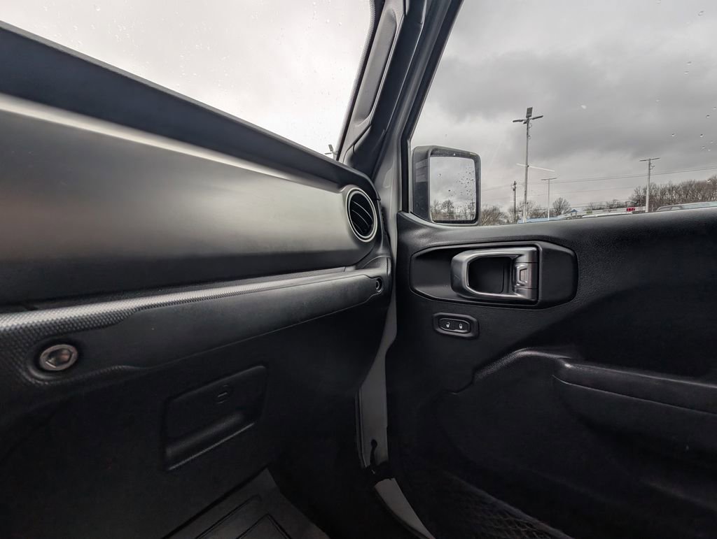 Used 2020 Jeep Gladiator Sport w/ Quick Order Package 24S AWD/4WD image 32