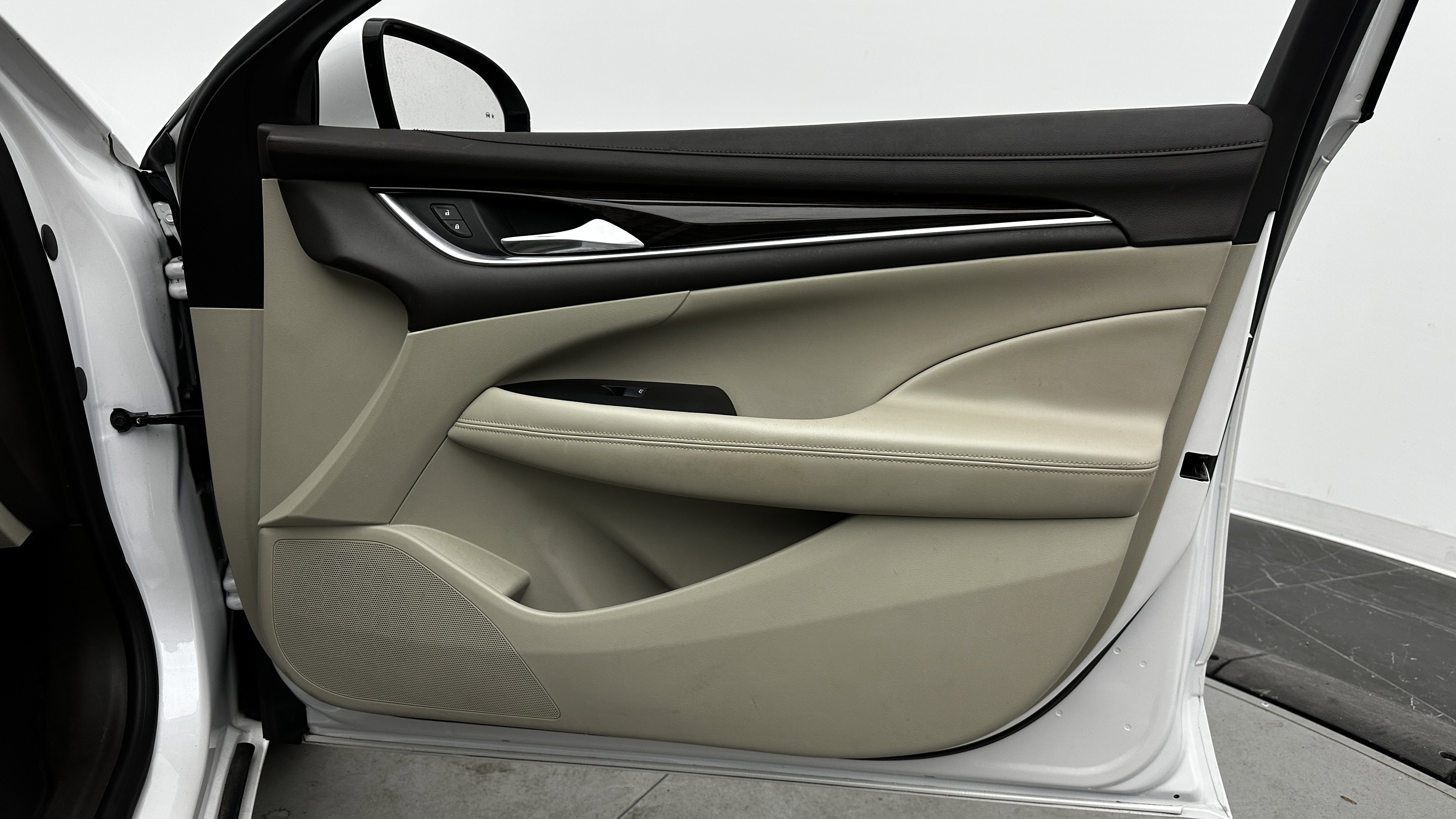 Used 2017 Buick LaCrosse Premium image 29