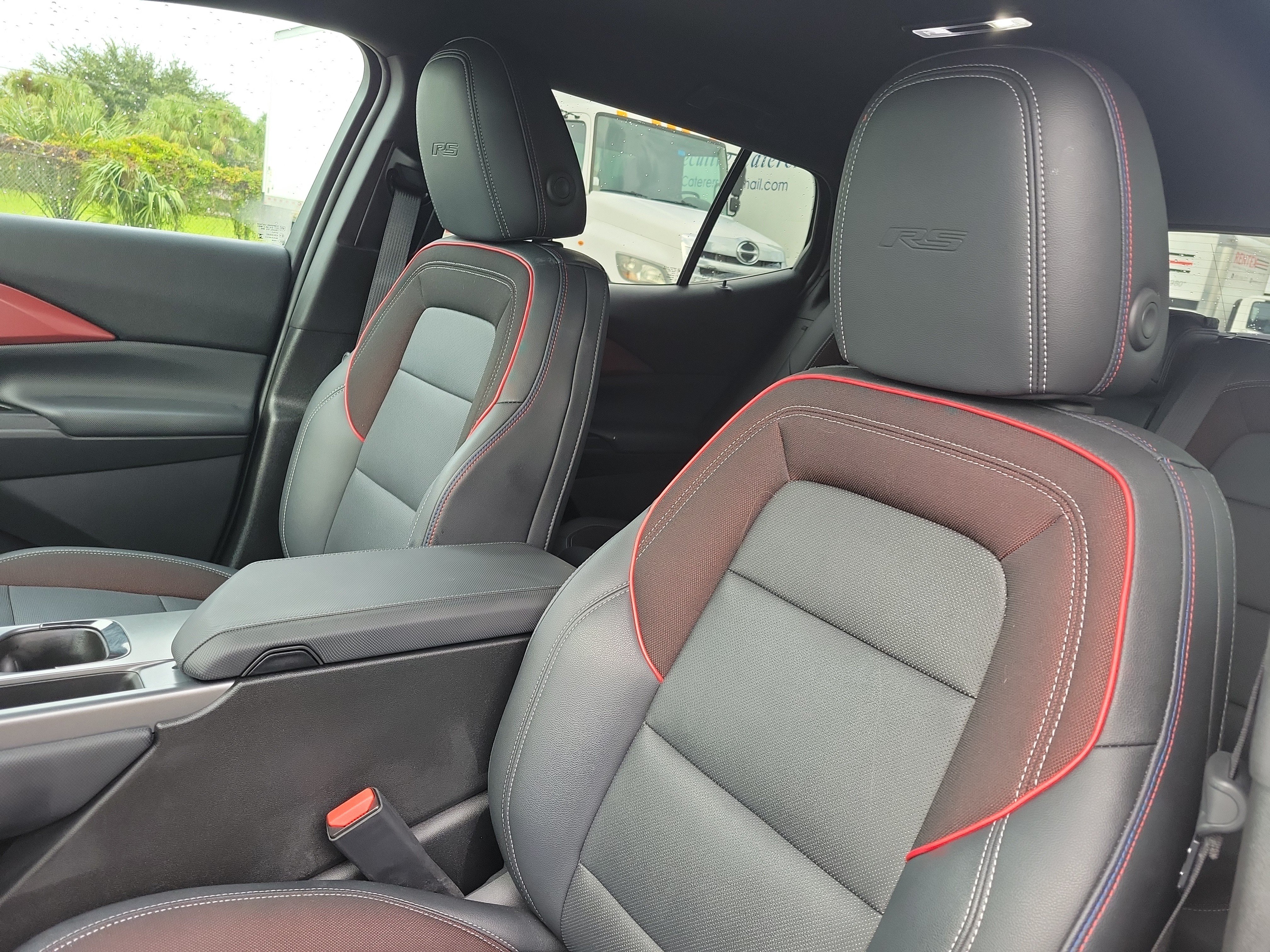 Used 2024 Chevrolet Equinox EV RS FWD image 21