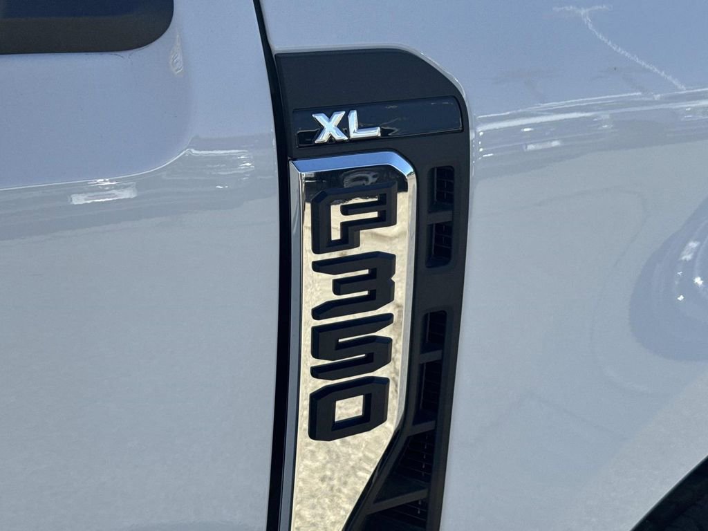 New 2026 Ford F350 XL w/ XL Chrome Package image 28