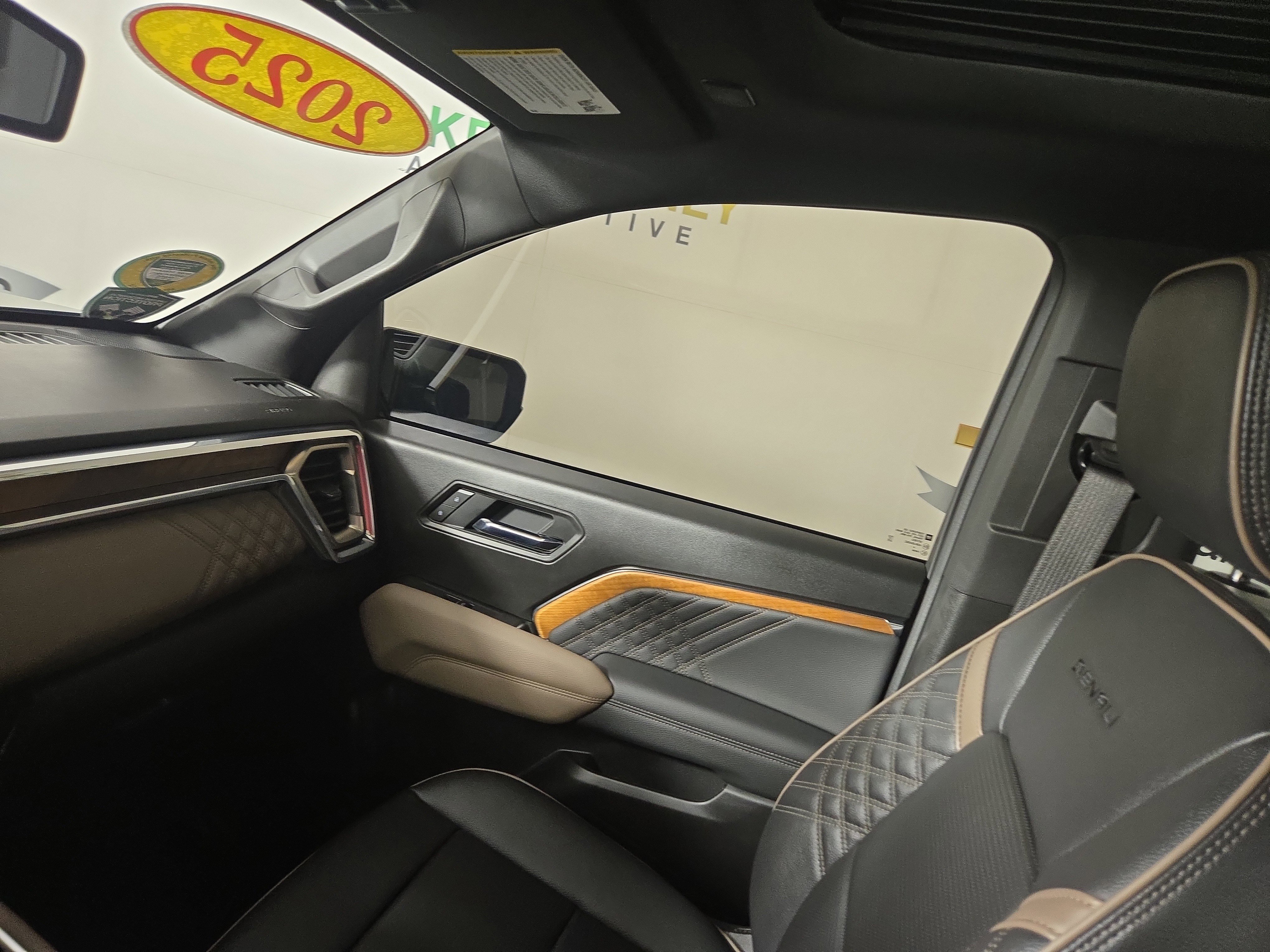 Certified 2025 GMC Canyon Denali w/ LPO, Denali Black Edition image 25