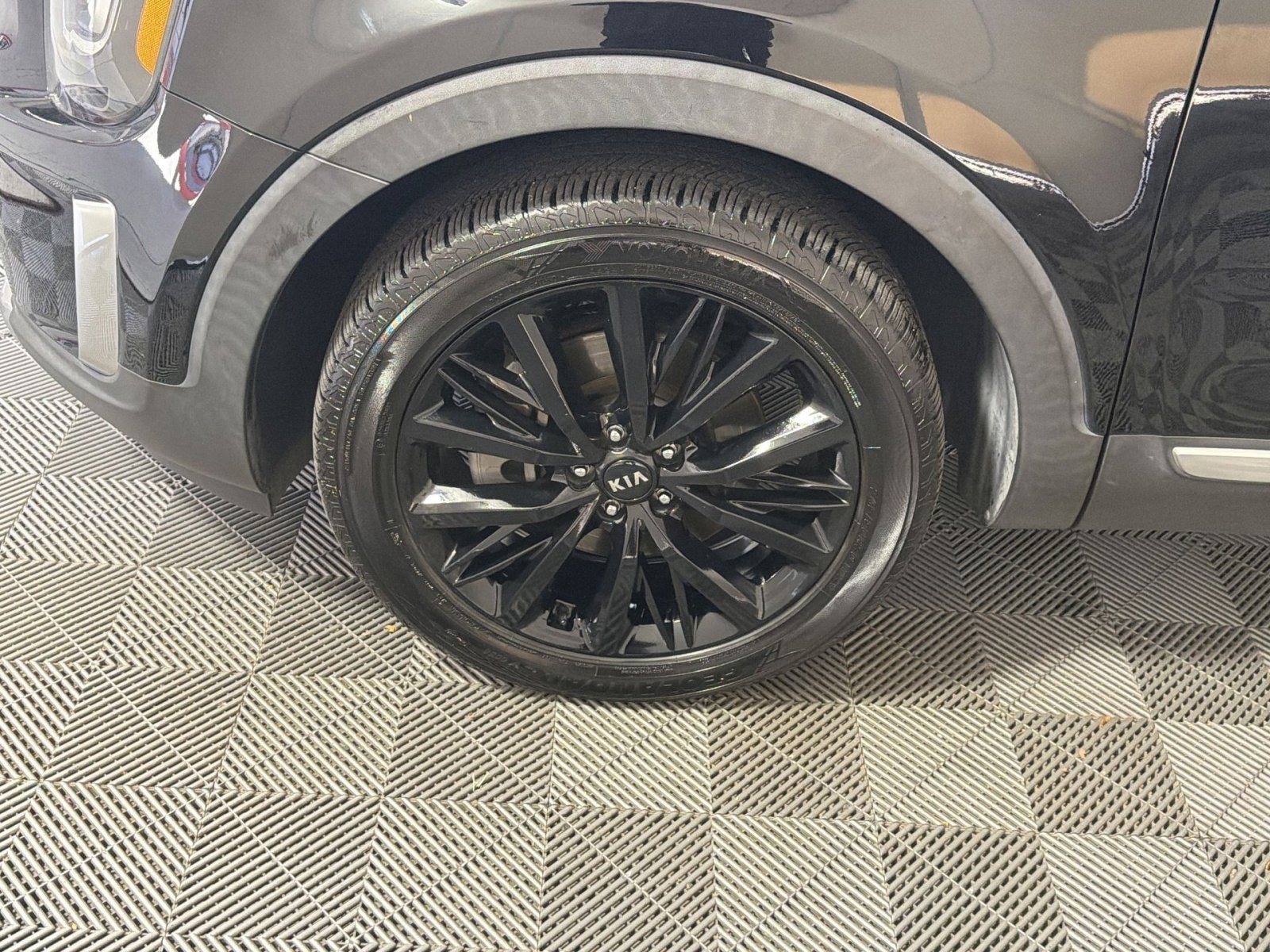 Used 2020 Kia Telluride SX w/ SX Prestige Package image 12